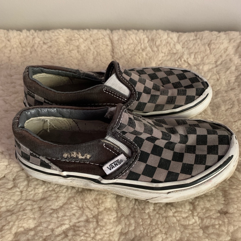 Boys checkerboard Vans size 13